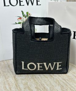 Design Mini raffia basket bag
