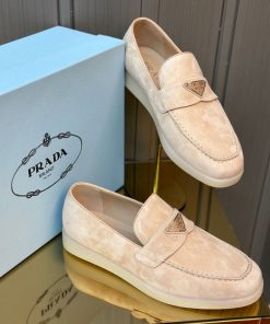 Design Suede leather loafers