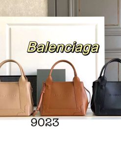 Design Balenciaga debossed-logo leather tote bag