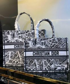 Design Dior Book Tote Embroidery transcends fashion